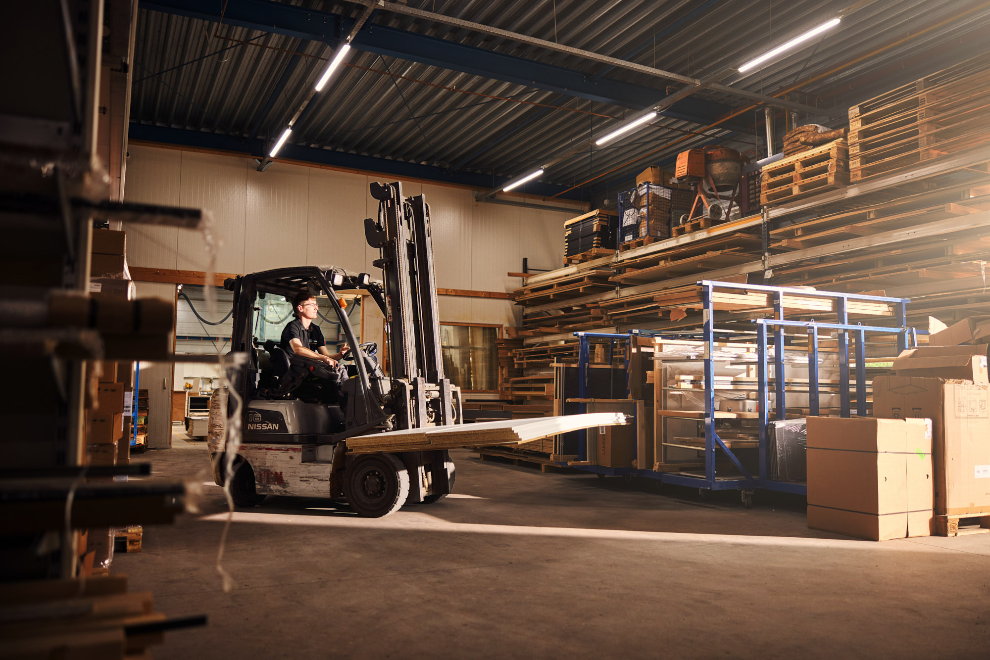 VanDijk062613282 heftruck meubelmaker plaatmateriaal